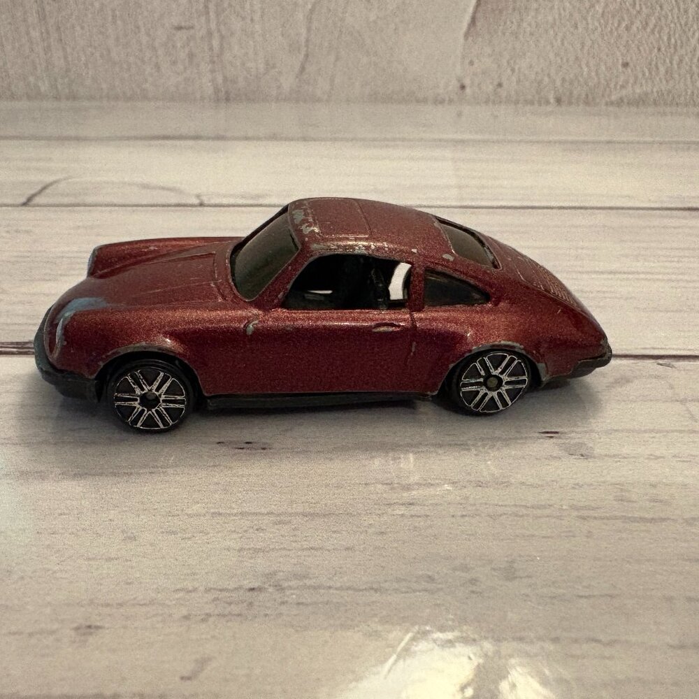 Yatming Porsche 911 Turbo Maroon Car No. 811 Vintage (SKU: 234TO)